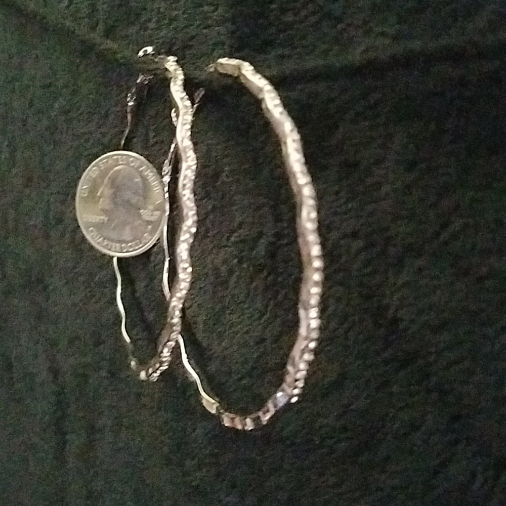 Silver hoop earrings - Picture 2 of 7